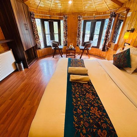 Hotel Bombay Palace à Pahalgām Extérieur photo
